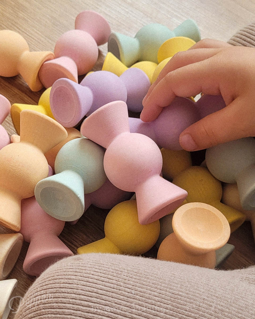 Chill Pepper Sweets – Wooden Stacking Game "Peachy Pastels" (33 pcs)