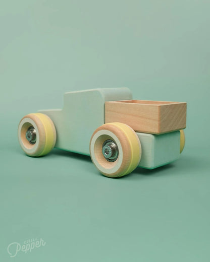 Chill Pepper Chunkies No. 02 – Wooden Pick-Up Truck "The Workhorse"