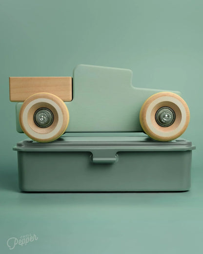 Chill Pepper Chunkies No. 02 – Wooden Pick-Up Truck "The Workhorse"
