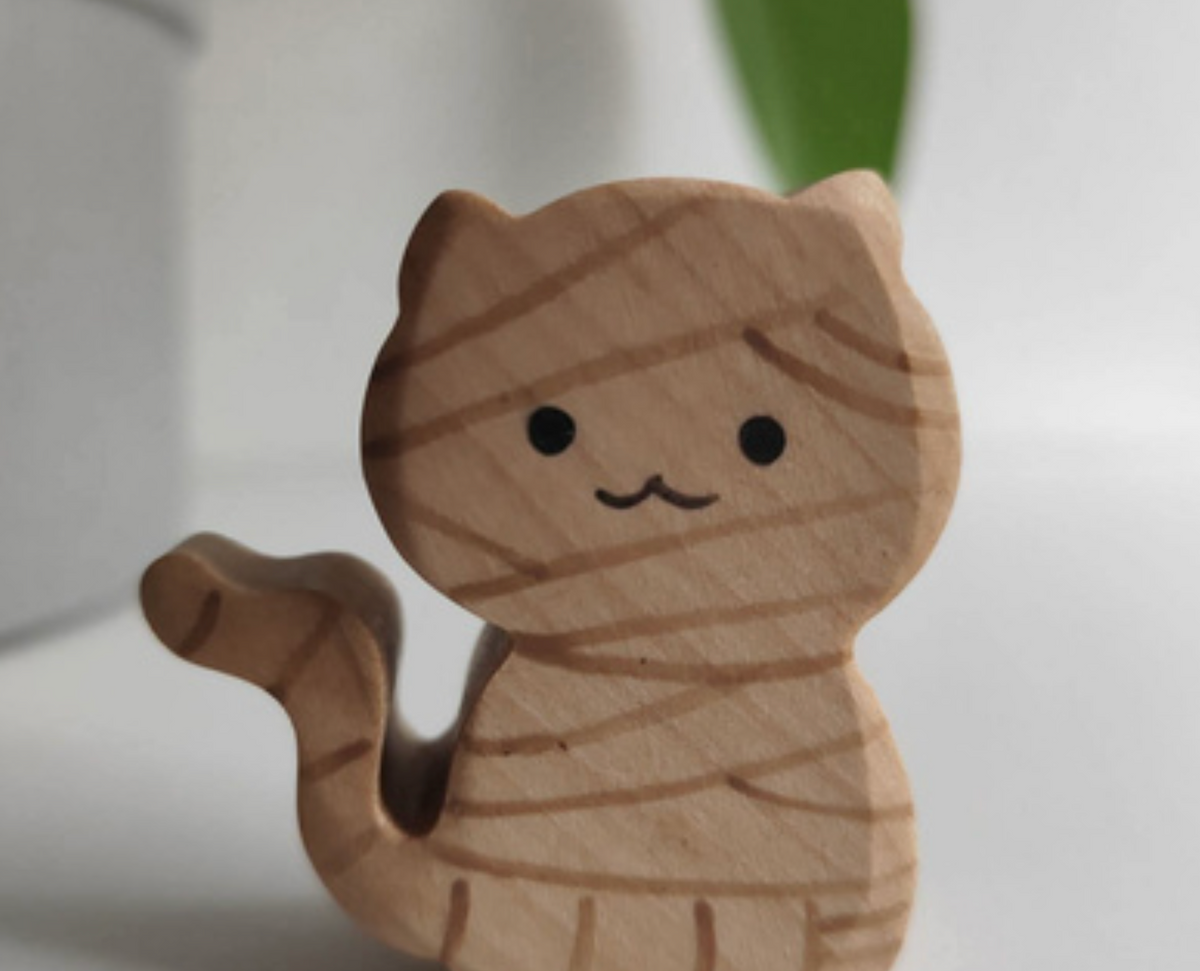 Juharka Mummy Cat
